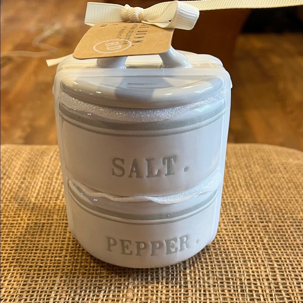 Rae Dunn salt and pepper stacker